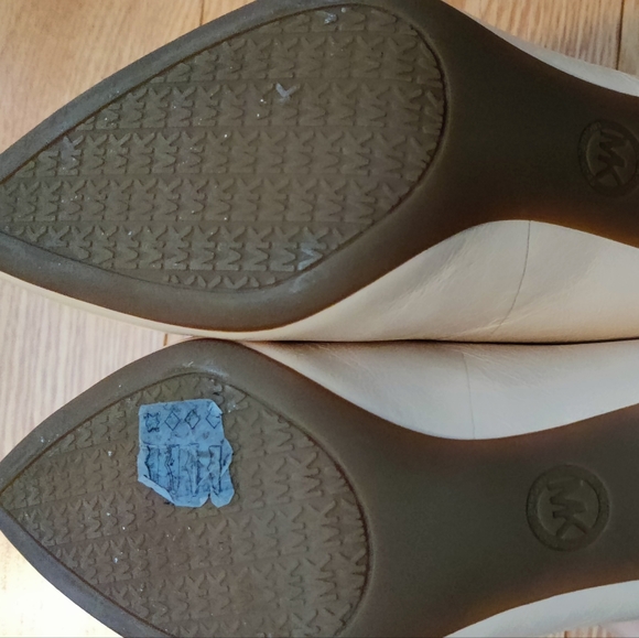 Michael Kors beige heels - Picture 5 of 8